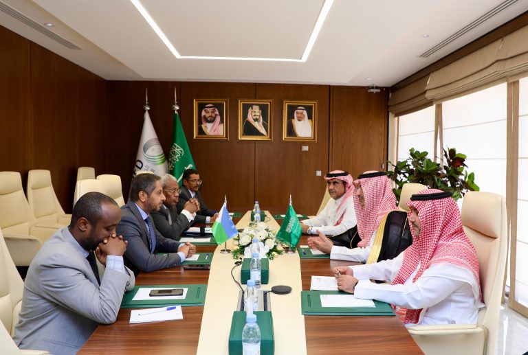 5620c97ecc5efcaa05042bca95c9ec57